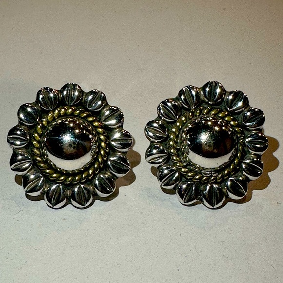 Taxco Flower Brass Clip On 
Sterling Silver Mexico - Picture 2 of 5